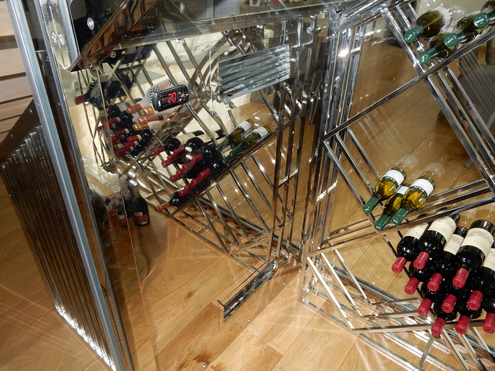 Винная комната в жилой зоне