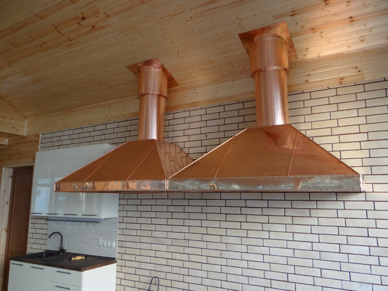 Монтаж двух дымосборников из меди на объекте Внуково