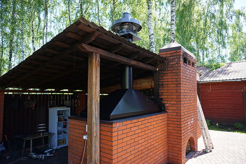 Островной вытяжной зонт «Дымосборник» над мангалом в комплекте с вентилятором для усиления тяги