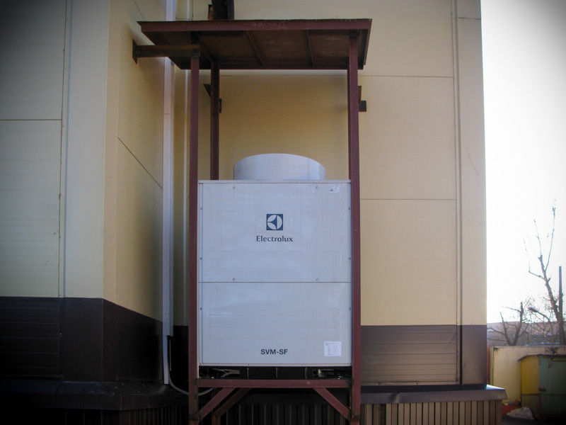 Офис и склад магазина сантехники SantX