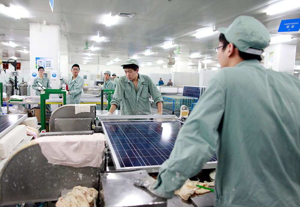 Сколько кондиционеров и солнечных батарей выпускает Китай?