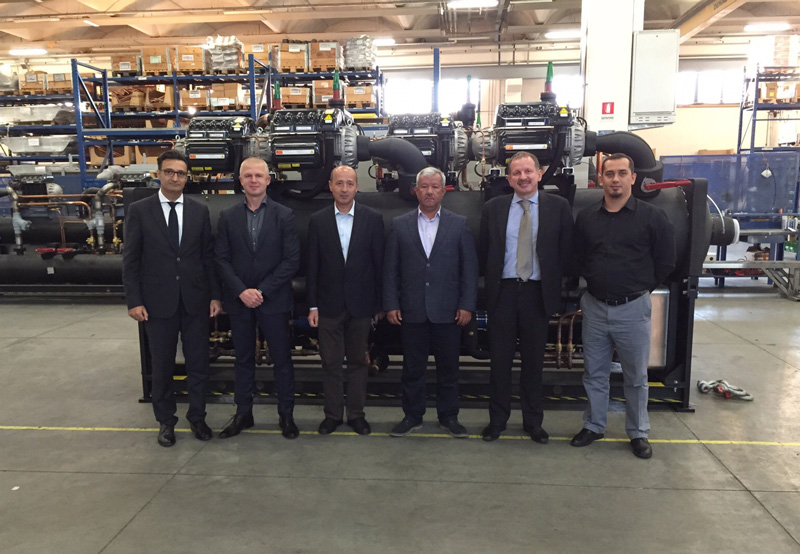 Правительственная делегация Таджикистана на заводе Clint