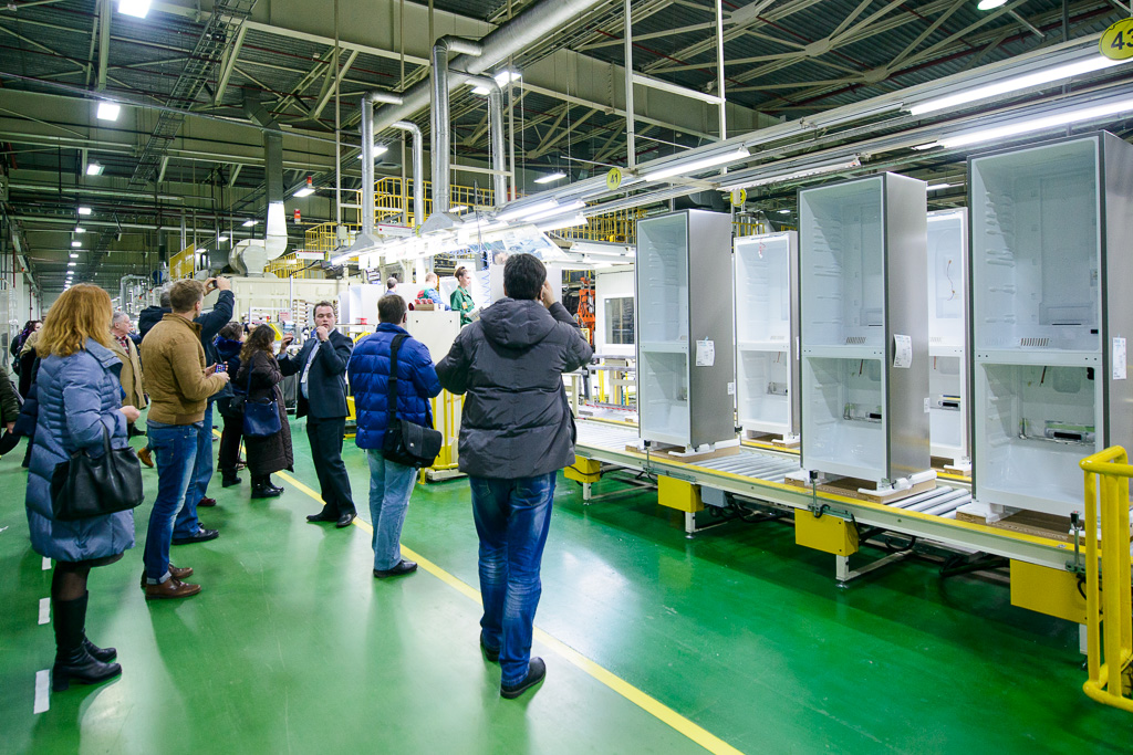 На заводе LG Electronics провели пресс-тур для российских журналистов