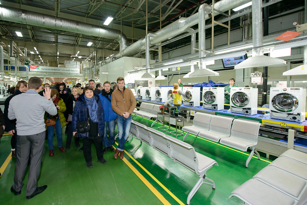 На заводе LG Electronics провели пресс-тур для российских журналистов