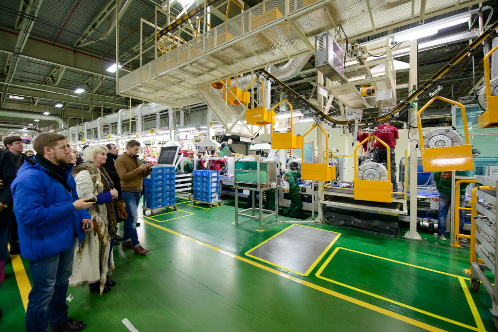 На заводе LG Electronics провели пресс-тур для российских журналистов