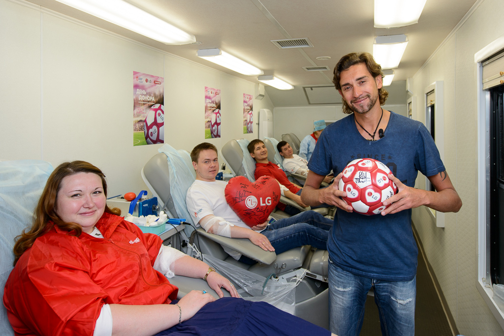 Футбольный марафон LG и «Эльдорадо» в Поволжье с Русланом Ниматуллиным