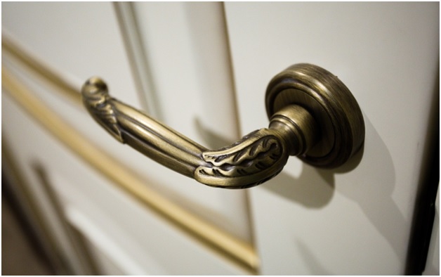 Качественная дверная фурнитура – надежность и красота